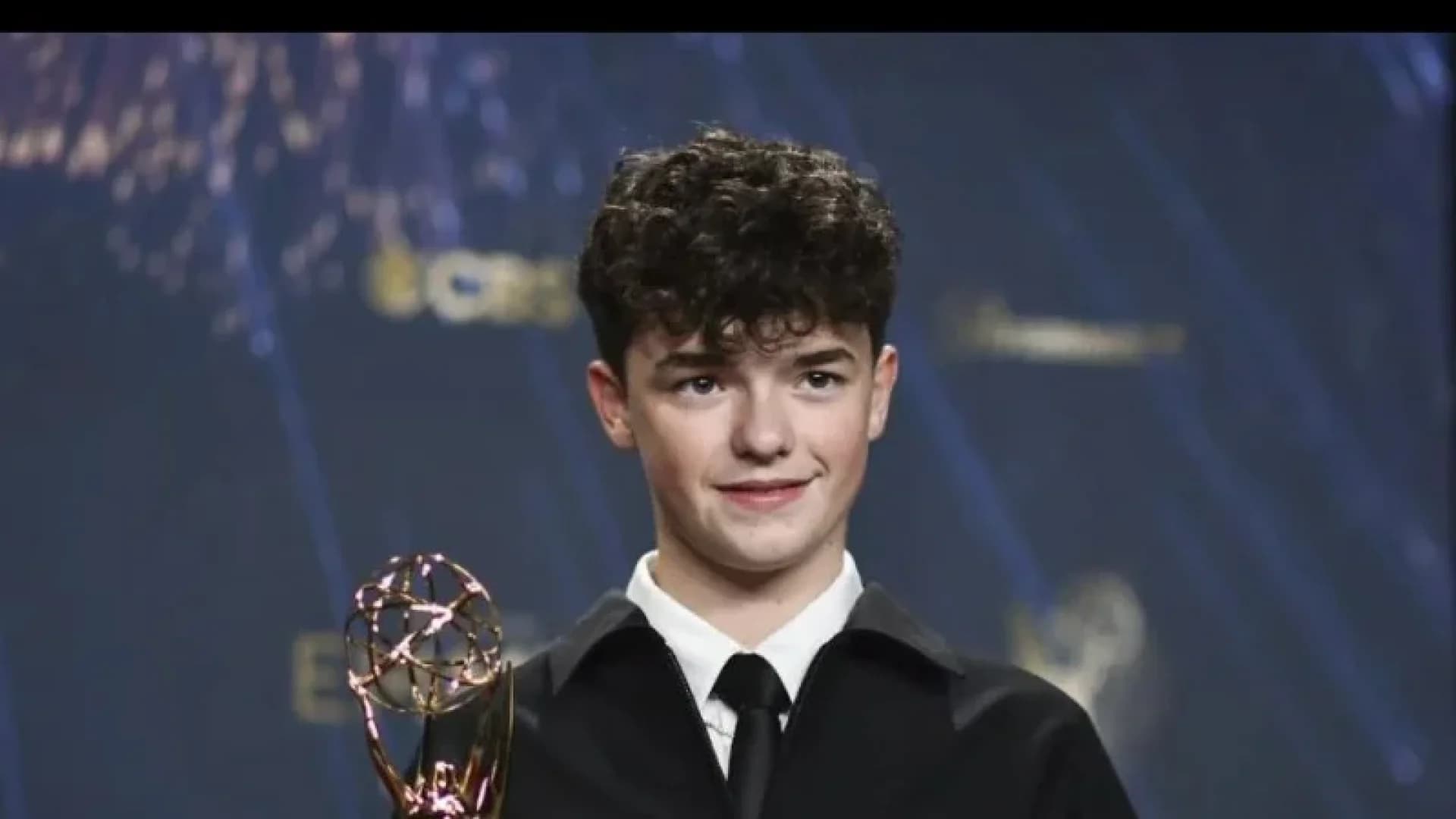 Imagem de capa da notícia: Emmy premia jovem de 15 anos como melhor ator coadjuvante