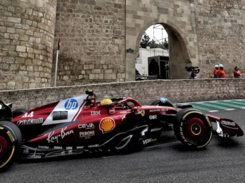 Imagem de capa da notícia: Ferrari marca dobradinha no TL2 do GP do Azerbaijão