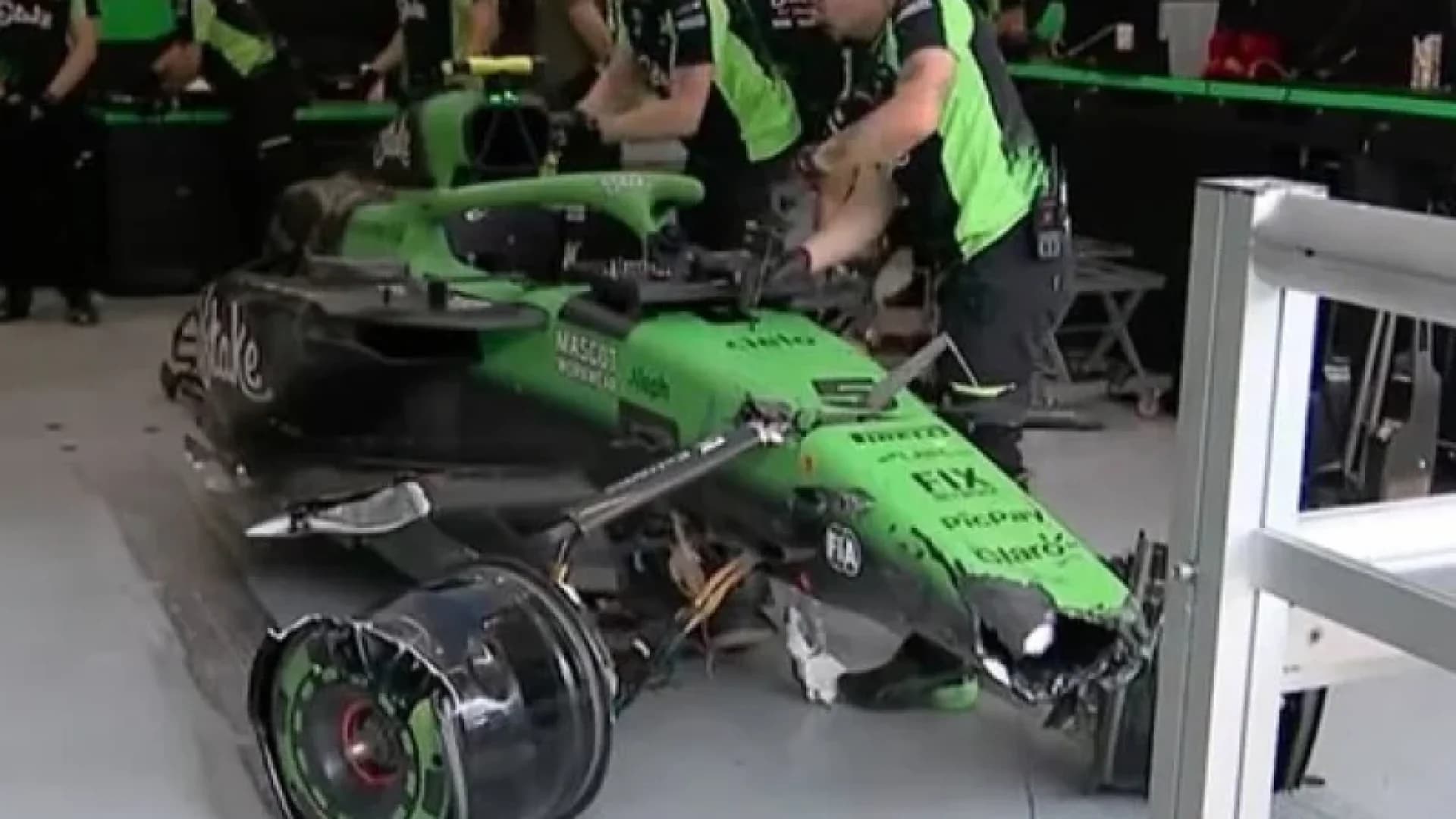 Imagem de capa da notícia: Sauber foca nos reparos e preparação dos carros para a classificação