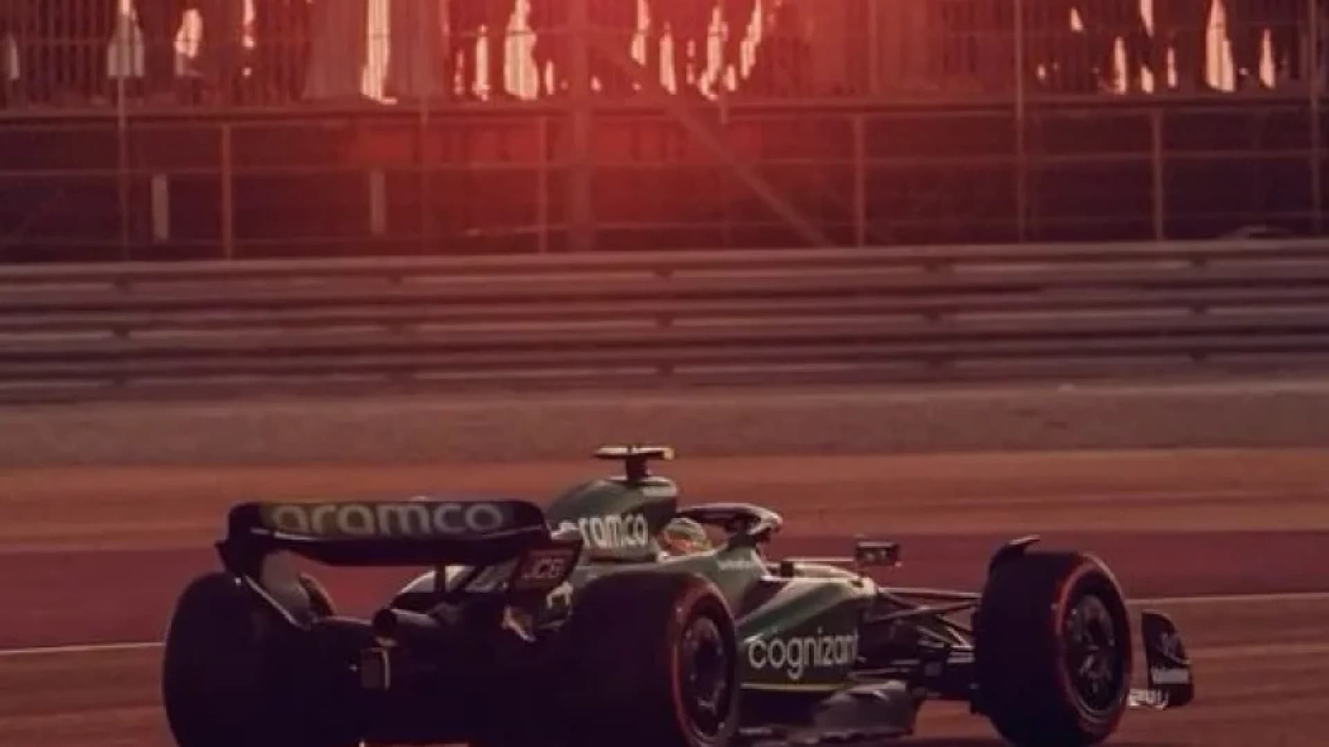 Imagem de capa da notícia: Pirelli anuncia 2 pit stops obrigatórios para o GP do Qatar