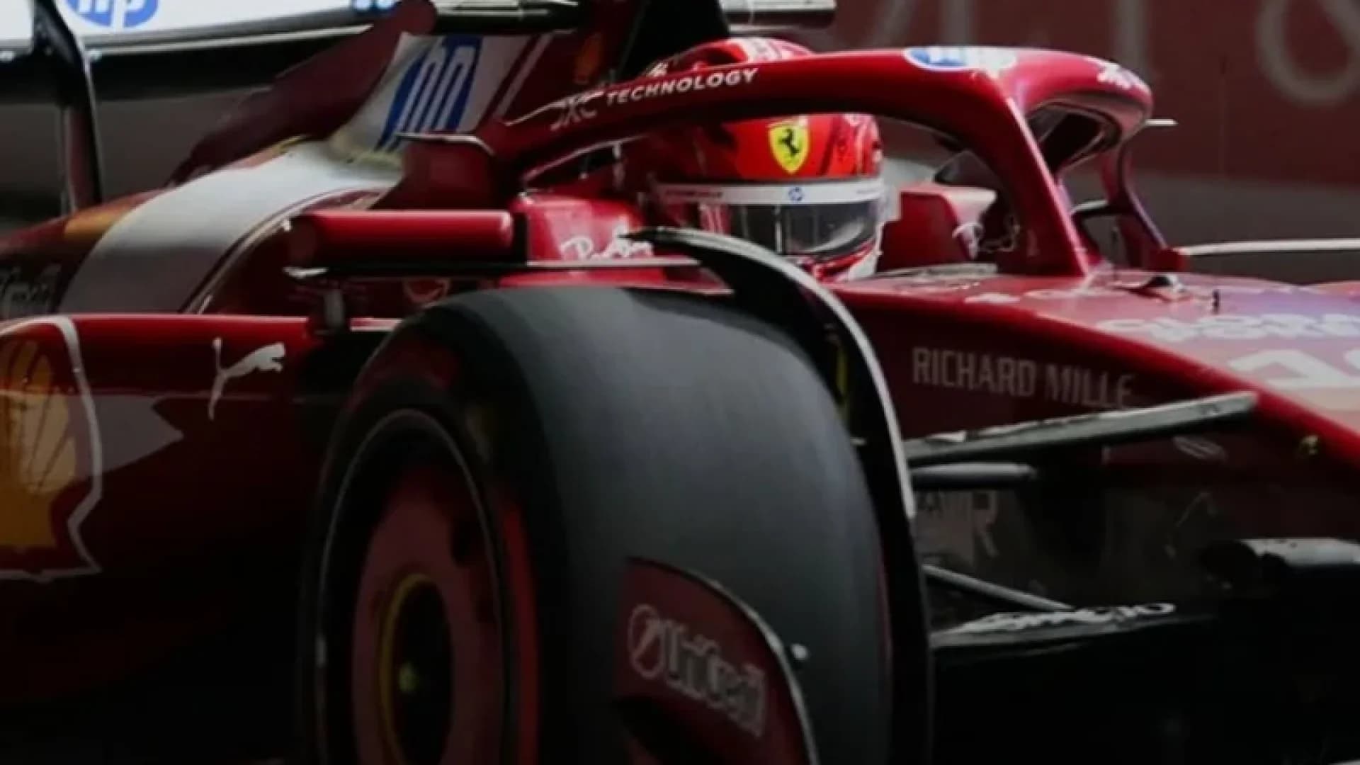 Imagem de capa da notícia: Pista fria e baixa aderência marcam o início do GP de Las Vegas
