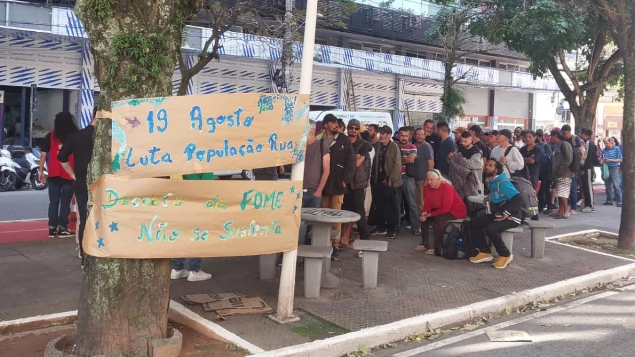 Dia de Luta da População em situação de rua é marcado por ato público em Florianópolis