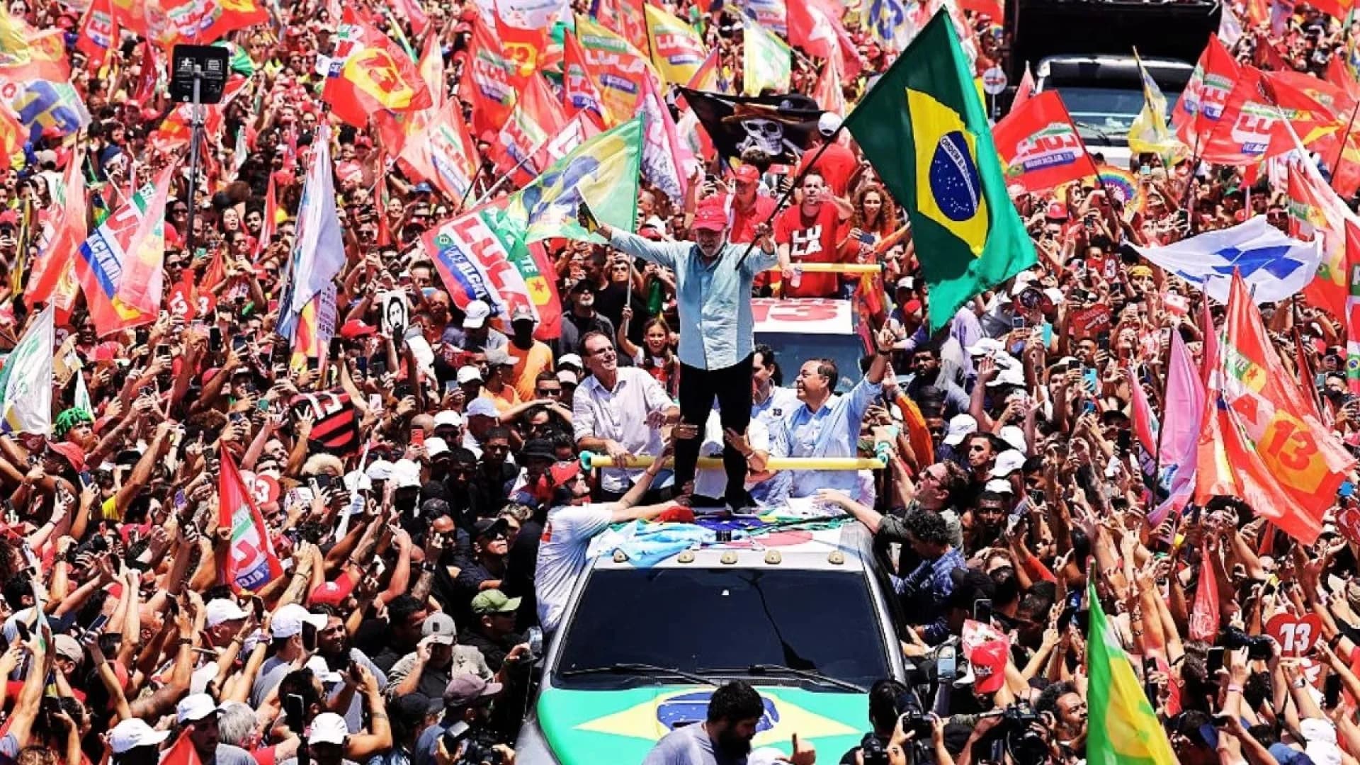 Imagem de capa da notícia: A Virada Histórica: Lula Reverte 1º Turno e Vence a Eleição Presidencial